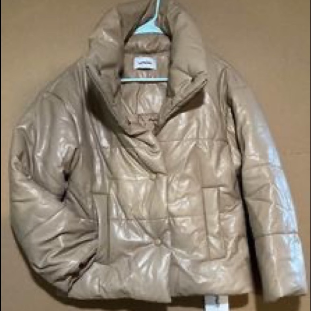 Lattelier vegan leather puffer beige